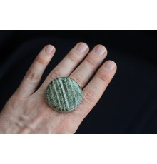 Перстень с хризотилом